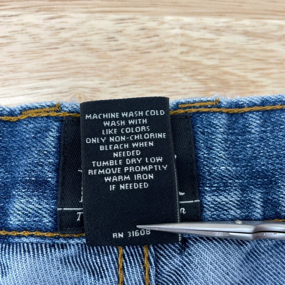 Jos A Bank Traveler Collection Mens 38W‎ x 32L Blue Stretch Straight Leg Jeans